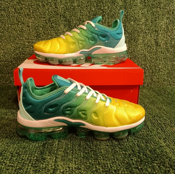 Women's Nike Vapormax Pus - Picture 2 of 6